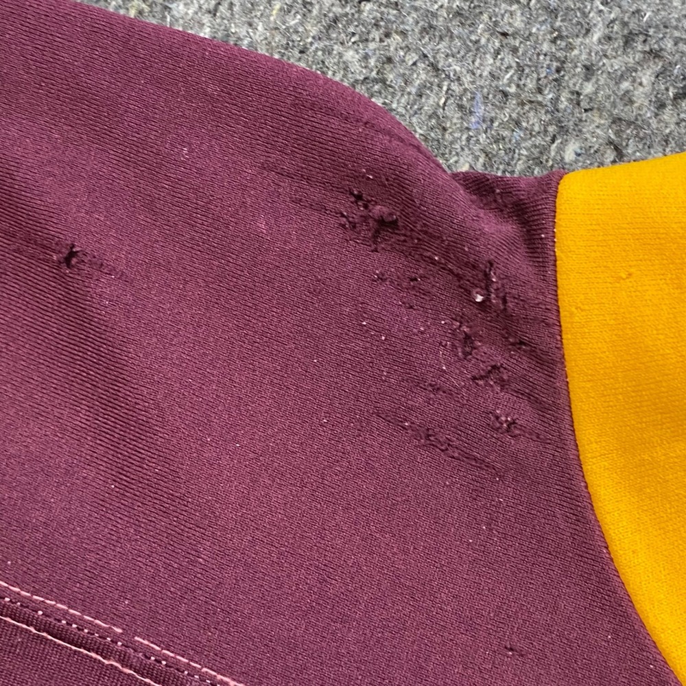 Football Jersey Sz M Mens Maroon Yellow 80 Streetwear Grunge Skater VTG TShirt - Picture 5 of 11